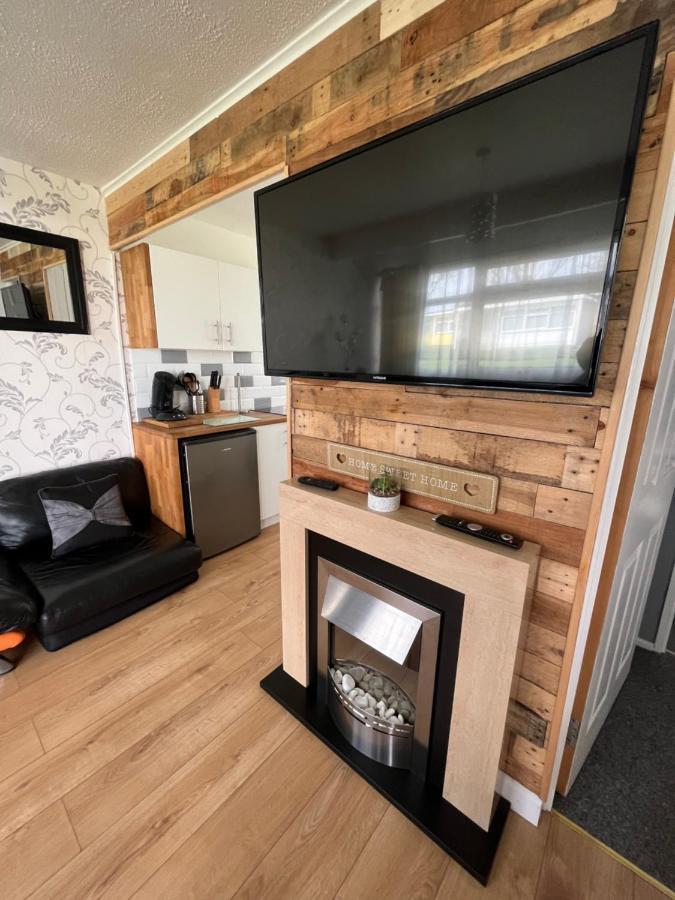 Signature, Scratby - Two Bed Chalet, Sleeps 7, Free Wi-Fi, Bed Linen And Towels Included, Pets Welcome And Onsite Entertainment Available Exteriör bild