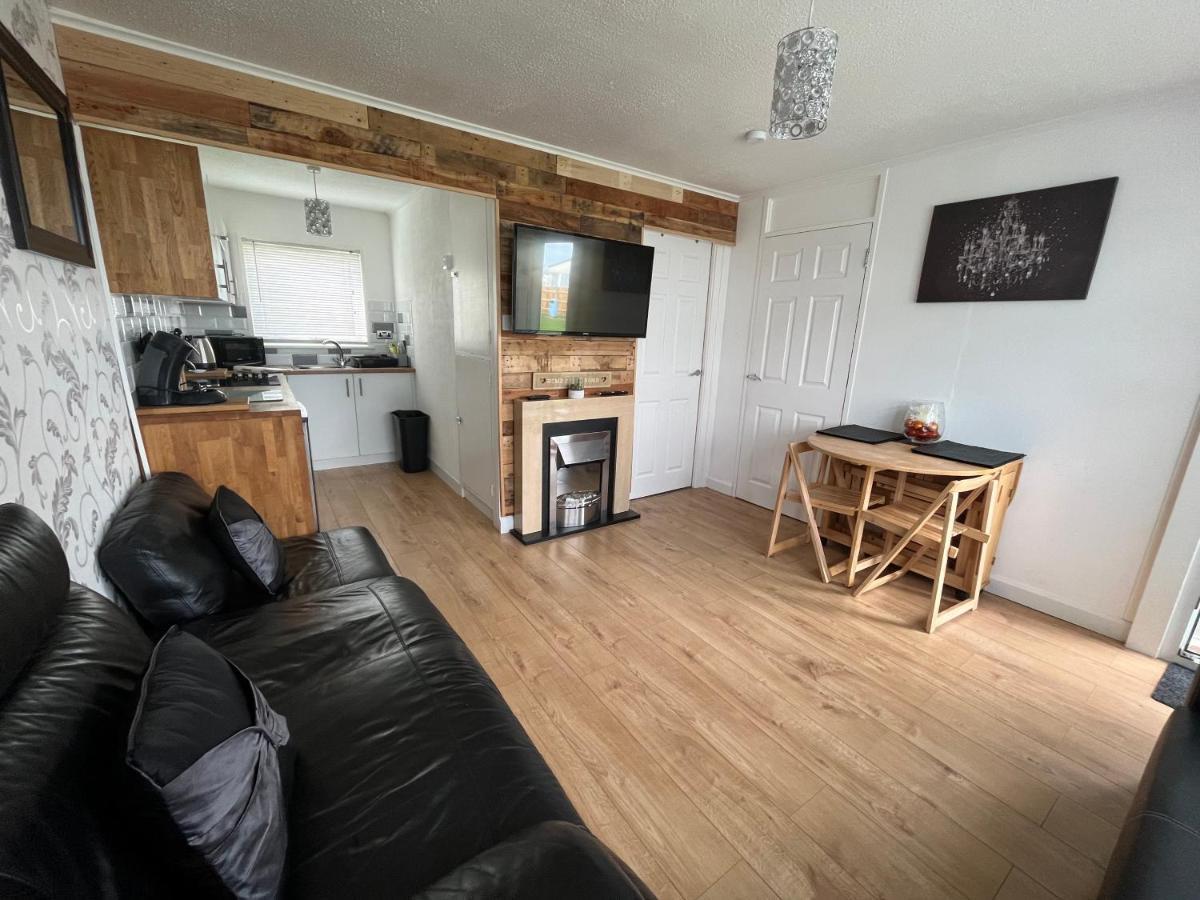 Signature, Scratby - Two Bed Chalet, Sleeps 7, Free Wi-Fi, Bed Linen And Towels Included, Pets Welcome And Onsite Entertainment Available Exteriör bild