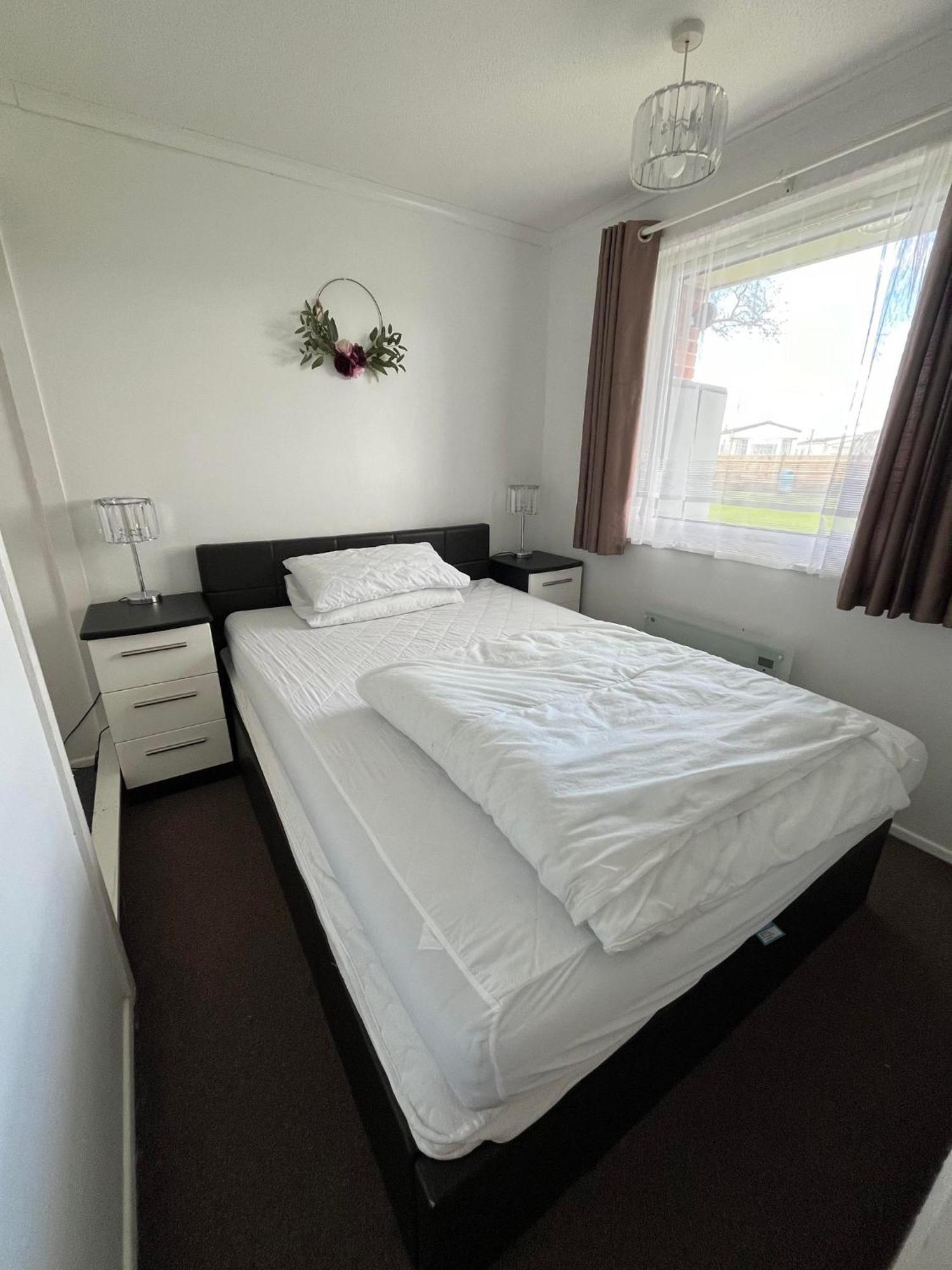 Signature, Scratby - Two Bed Chalet, Sleeps 7, Free Wi-Fi, Bed Linen And Towels Included, Pets Welcome And Onsite Entertainment Available Exteriör bild