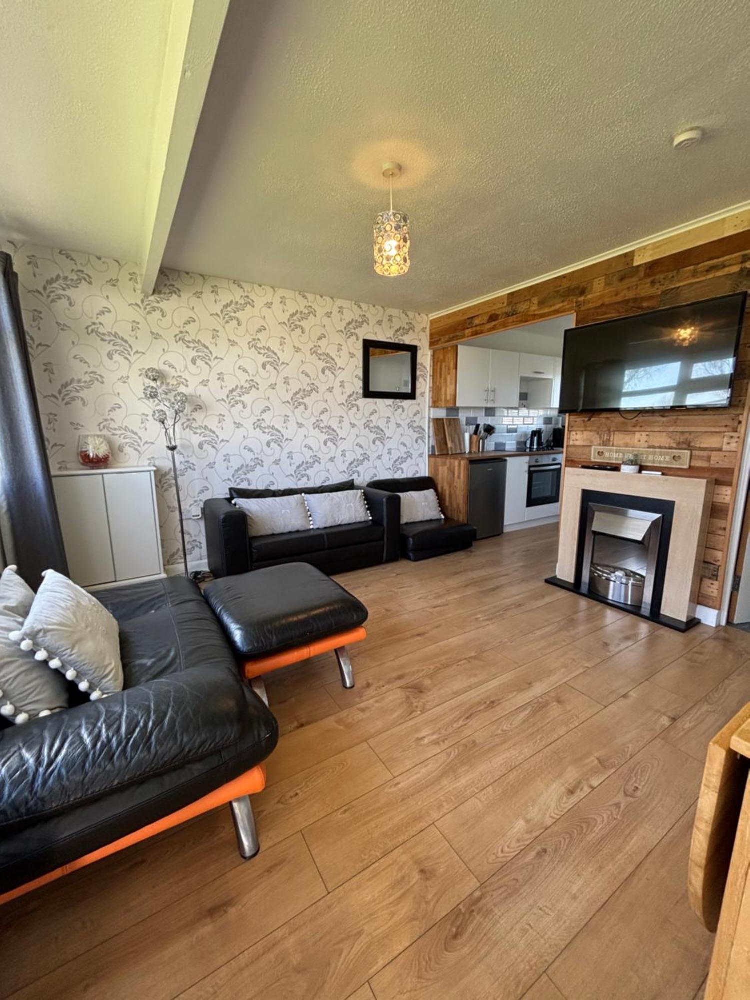 Signature, Scratby - Two Bed Chalet, Sleeps 7, Free Wi-Fi, Bed Linen And Towels Included, Pets Welcome And Onsite Entertainment Available Exteriör bild